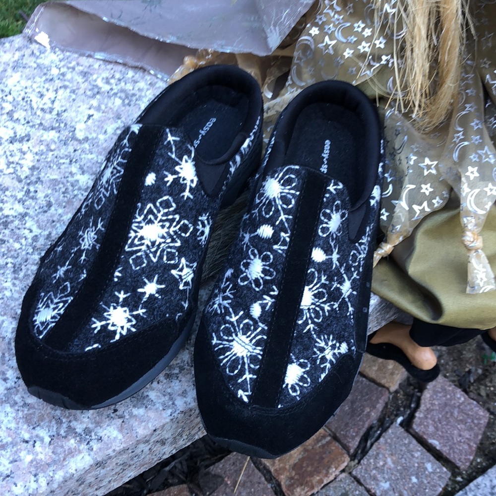 Suede mules